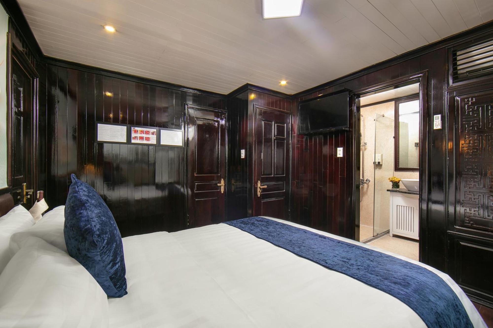 Fantasea Imperial Cruise Hotel Ha Long Exterior photo