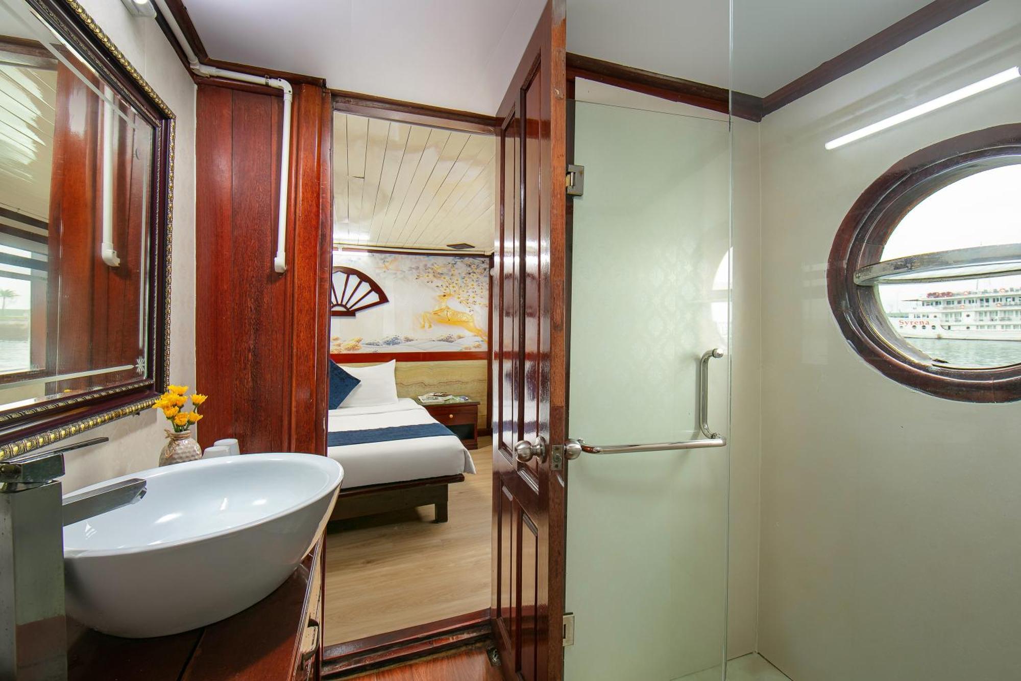 Fantasea Imperial Cruise Hotel Ha Long Exterior photo