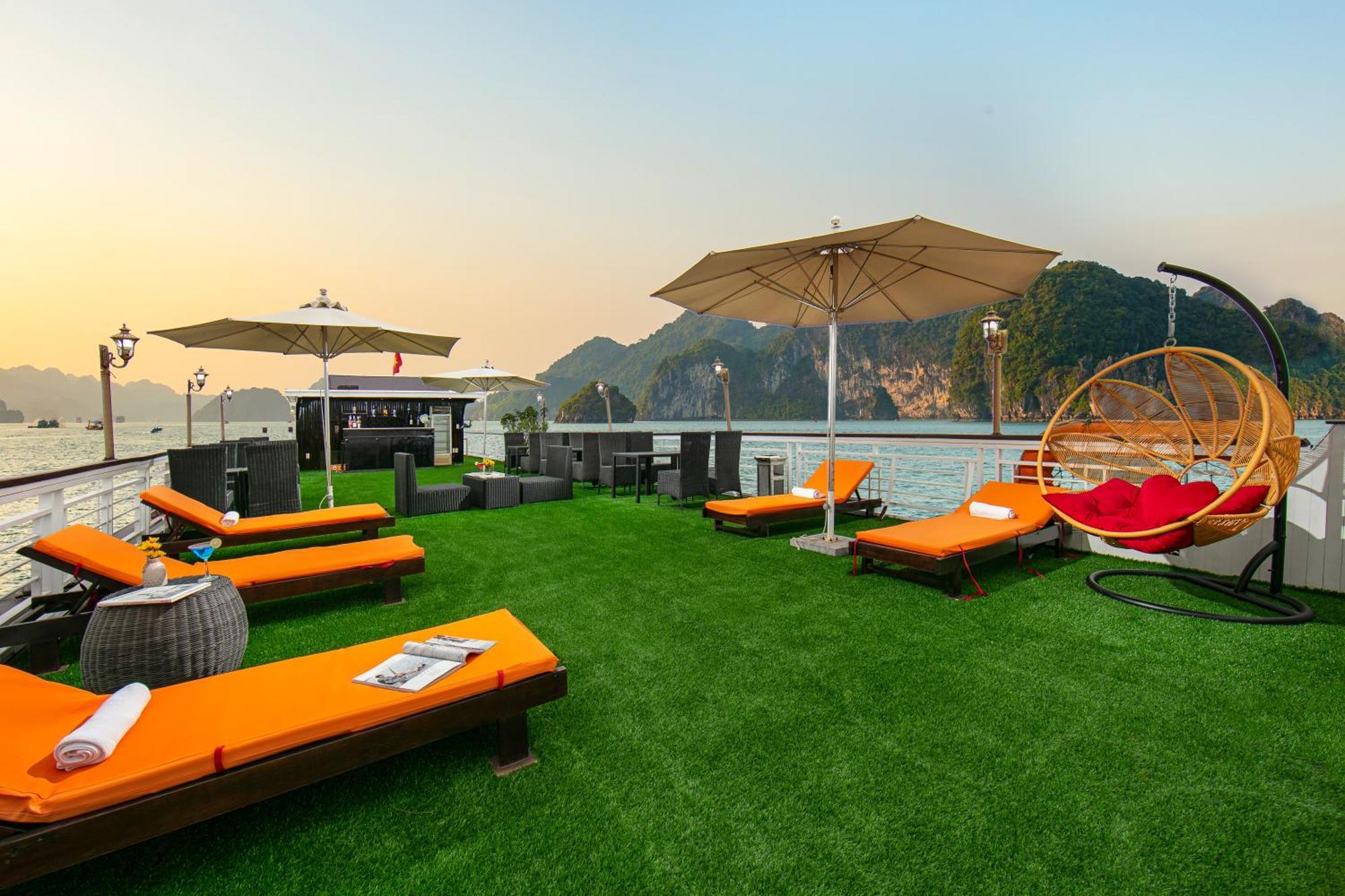Fantasea Imperial Cruise Hotel Ha Long Exterior photo